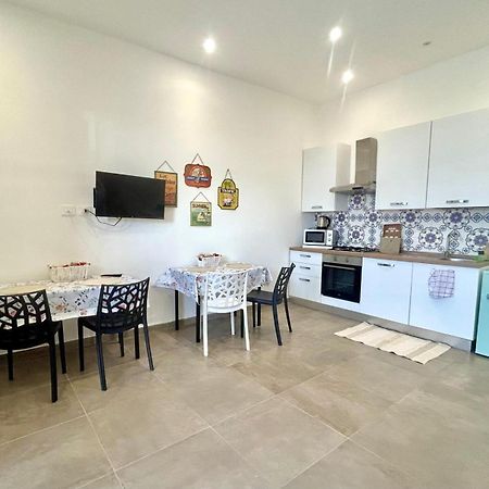 Fly Zone Naples Bed & Breakfast ภายนอก รูปภาพ