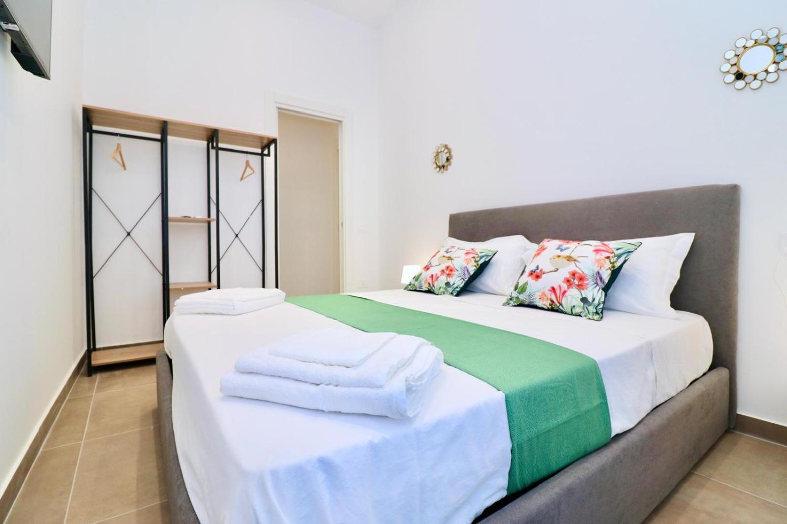 Fly Zone Naples Bed & Breakfast ภายนอก รูปภาพ
