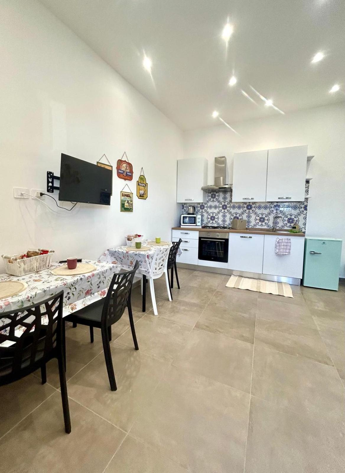 Fly Zone Naples Bed & Breakfast ภายนอก รูปภาพ