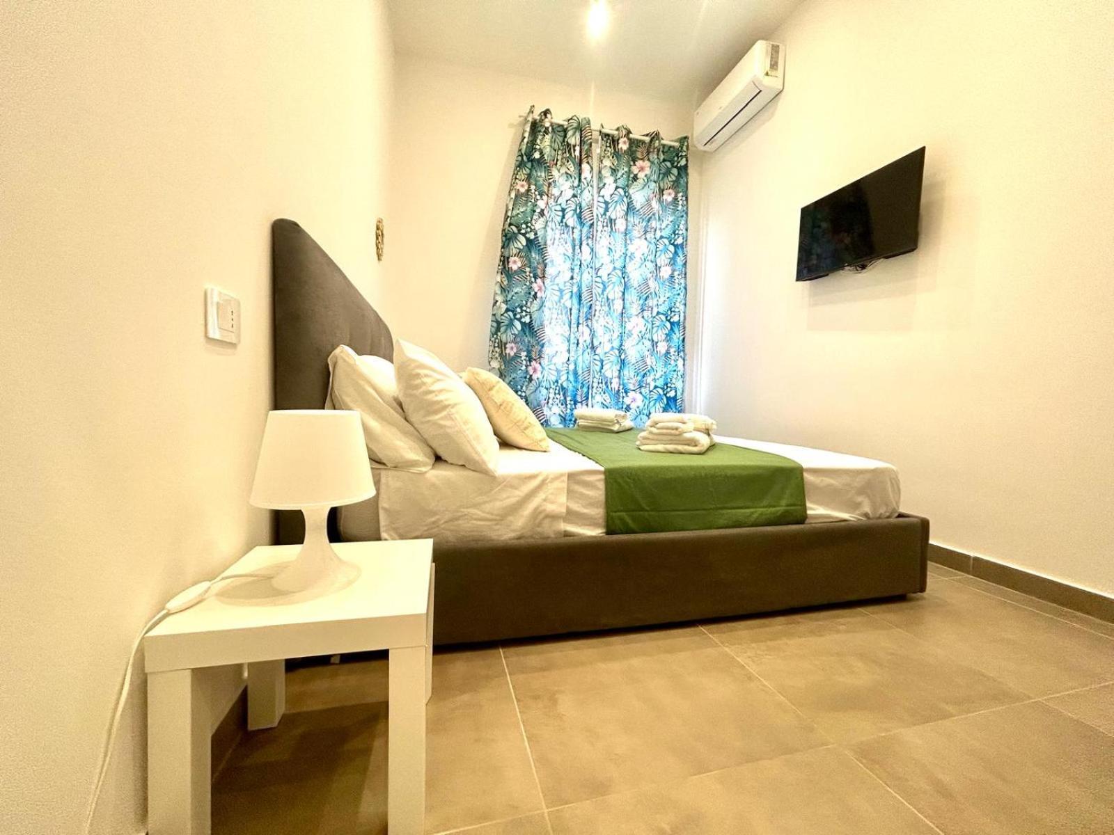 Fly Zone Naples Bed & Breakfast ภายนอก รูปภาพ
